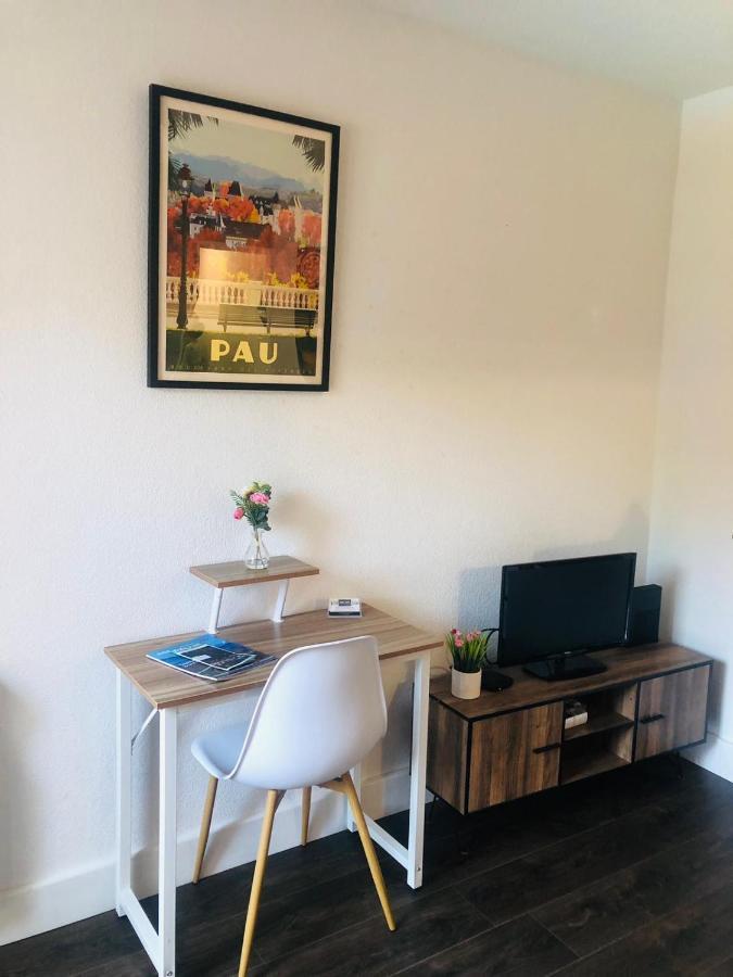 L'Etoile Paloise -Terrasse &Wifi &Parking &Piscine Apartment โป ภายนอก รูปภาพ